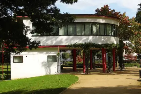 Pavillon im Brentanopark in Frankfurt-Rödelheim
